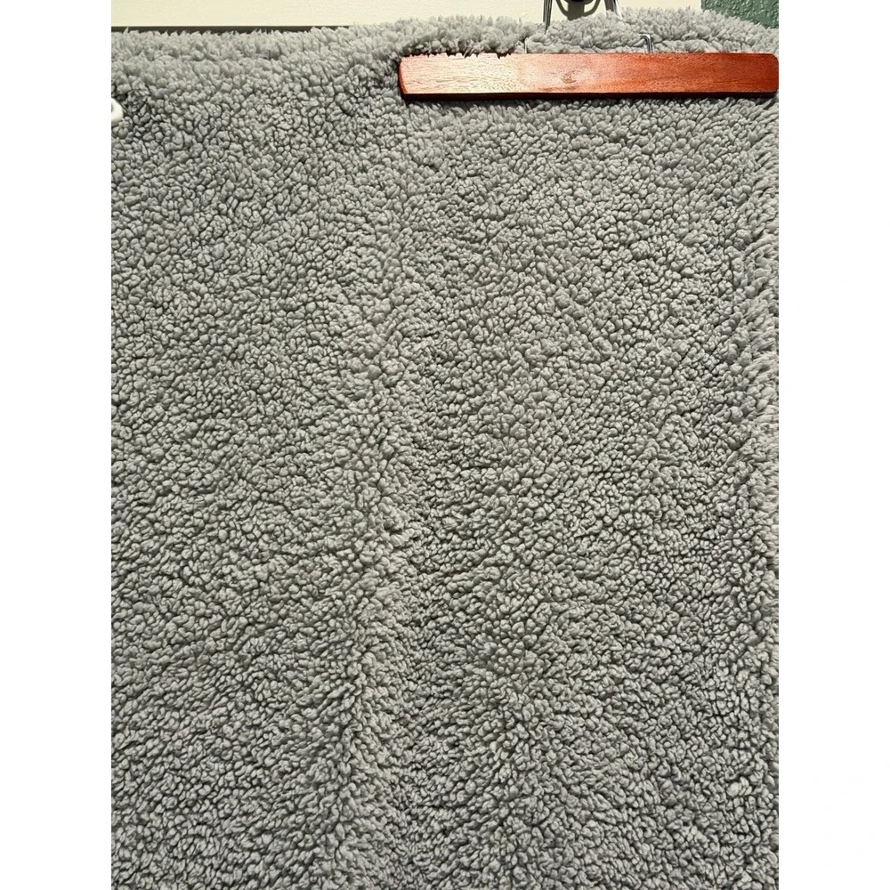 Apple Employee Mindful Minute Challenge fleece blanket throw, 50